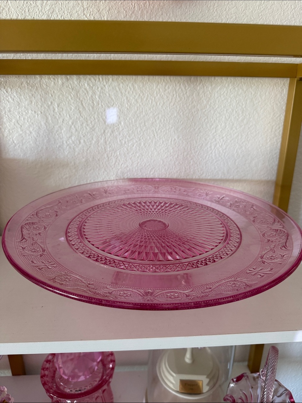 Decorative Pink Glass Serving Platter - Vintage-Style Display